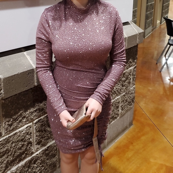 Windsor Dress Med - Picture 4 of 4